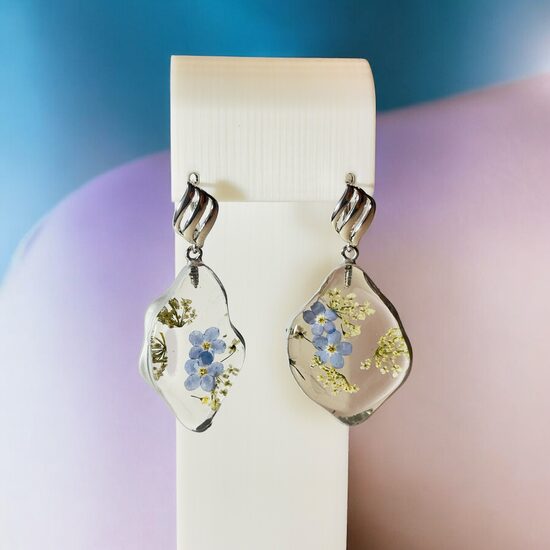 Auskari ar neaizmirstulītēm 1